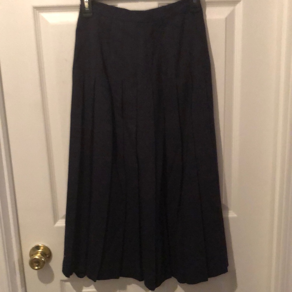 Easy Pieces Vintage Small Navy Blue Pleated Skirt Back Zipper and Button